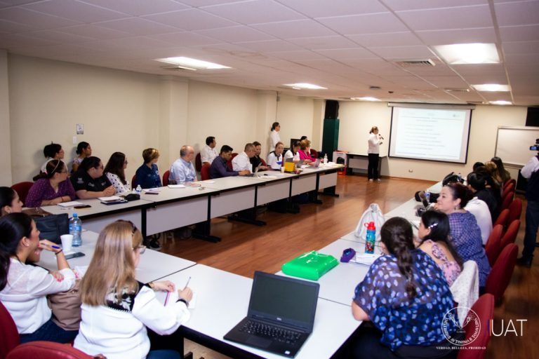 Fortalece UAT enseñanza de idiomas del Cellap