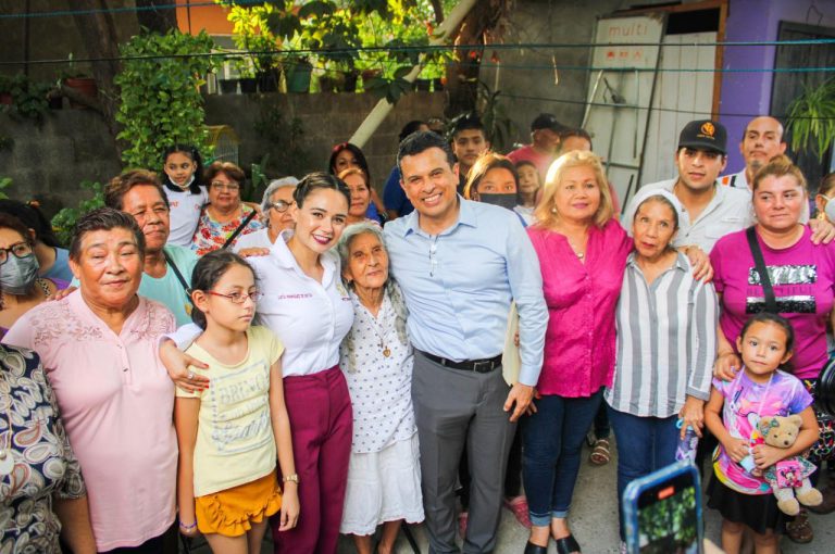 Visitan Lalo y Lucy comités vecinales; Aprueban su trabajo.