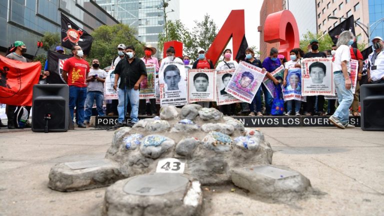 Asegura gobierno de CDMX libertad de manifestación por caso Ayotzinapa￼￼