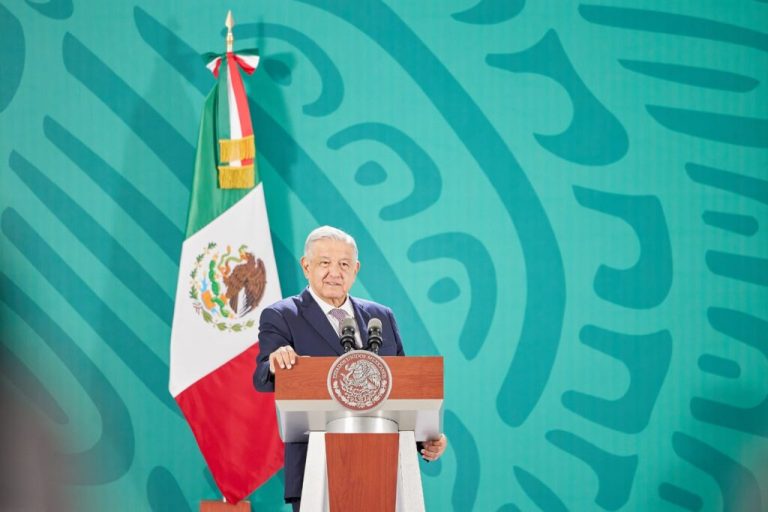 Sueldos y prestaciones de la burocracia estatal están asegurados: AMLO