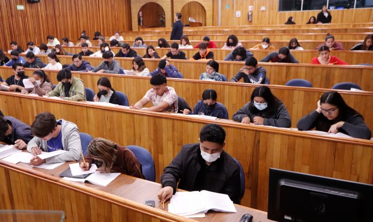 Presentan en la UAT examen de admisión Ceneval