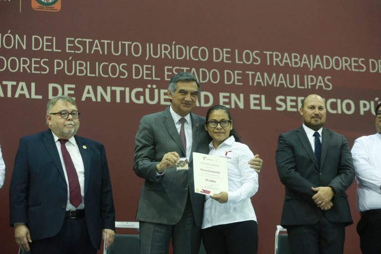 Dignifica Américo salarios de trabajadores del Estado; burócratas lo respaldan; “ahora sí nos respetan”