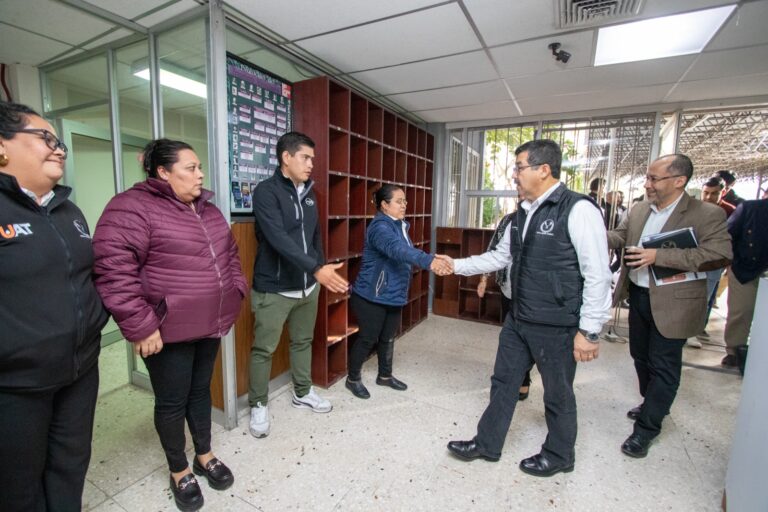 Inicia Dámaso Anaya recorrido por facultades de la UAT