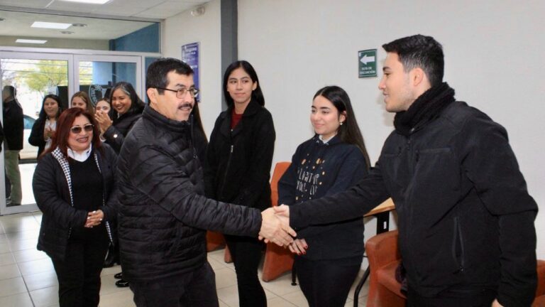 Dialoga Dámaso Anaya con universitarios de Río Bravo y Valle Hermoso