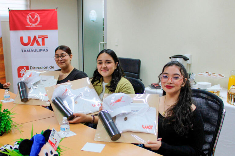 Seleccionan a estudiantes de la UAT en programa internacional de Disney Seleccionan a estudiantes de la UAT en programa internacional de Disney