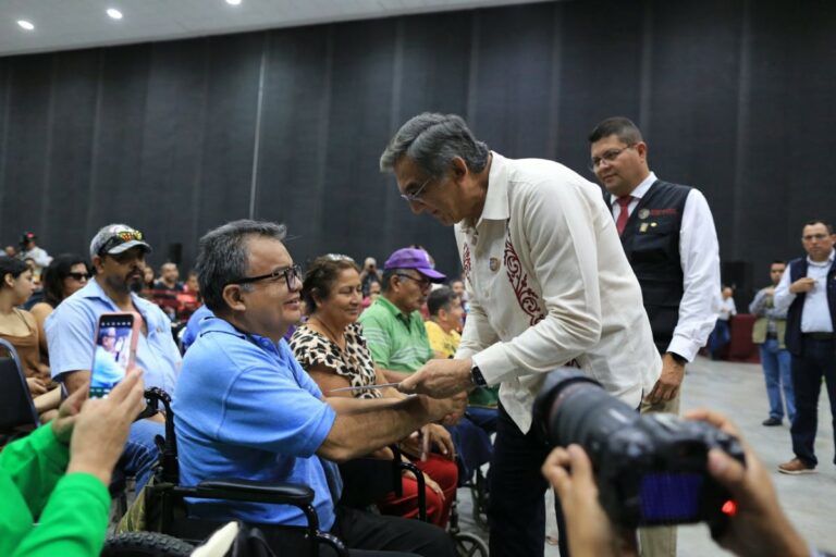 Encabeza Américo entrega de tarjetas de Pensión para el Bienestar a Personas con Discapacidad Encabeza Américo entrega de tarjetas de Pensión para el Bienestar a Personas con Discapacidad