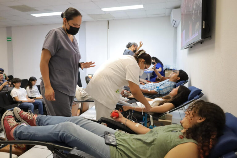 Colabora la UAT en campaña altruista para la donación de sangre Colabora la UAT en campaña altruista para la donación de sangre