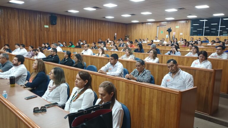 Fortalece la UAT el manejo transparente y eficiente de los recursos Fortalece la UAT el manejo transparente y eficiente de los recursos