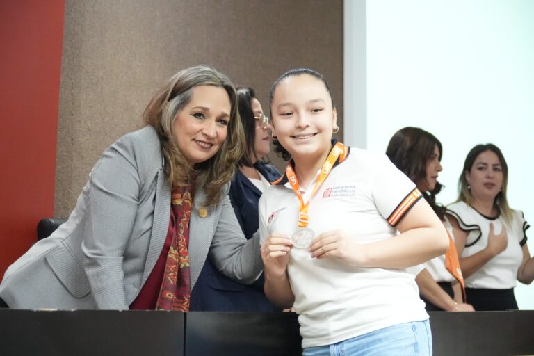 El CEINA-UAT celebra la excelencia educativa de sus estudiantes