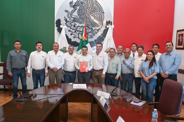 Acuerdan Municipio y CMIC seguir trabajando por Victoria