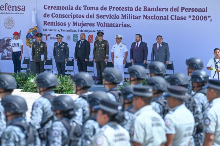 Asiste alcalde de Victoria al evento cívico militar de la 48/a Zona Militar.