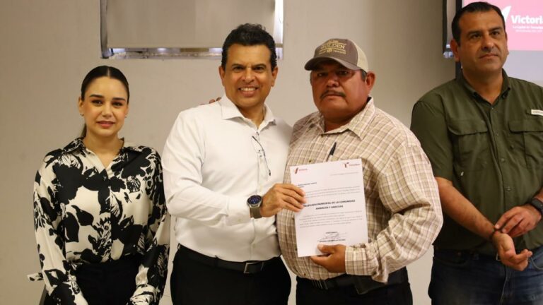 Entrega alcalde nombramientos a delegados ejidales