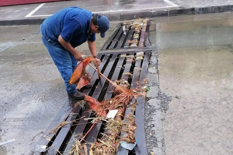 Ante el pronóstico de aumento de lluvias, derivado del ingreso de la depresión tropical ‘Barry’, el presidente municipal de Victoria Eduardo Gattás Báez instruyó reactivar el operativo de auxilio a la población a través de la coordinación de Protección Civil y Servicios Públicos del Municipio