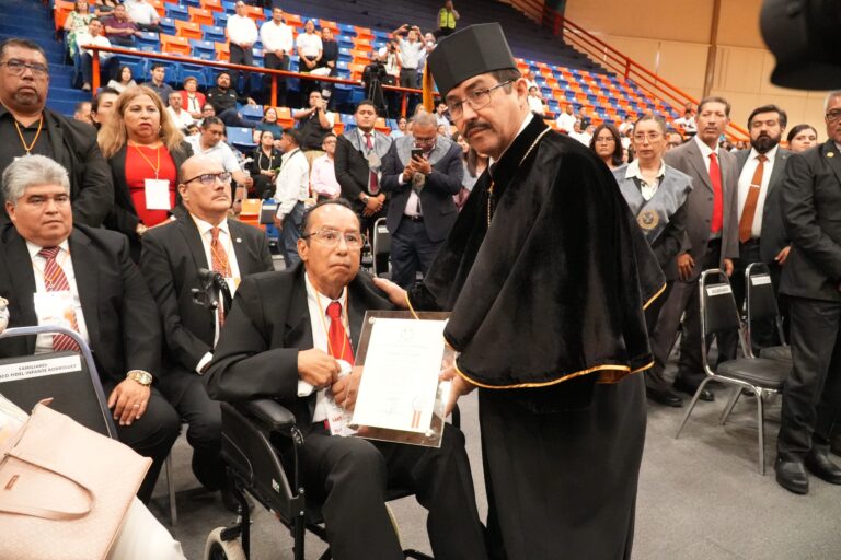 Reconoce la UAT vocación y trayectoria académica de sus docentes Reconoce la UAT vocación y trayectoria académica de sus docentes