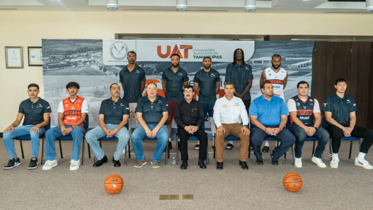 Presenta rector al nuevo Correbasket UAT Presenta rector al nuevo Correbasket UAT