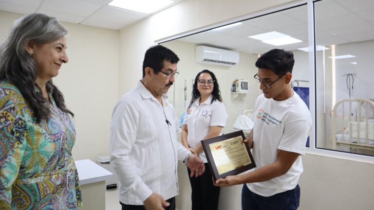 Entrega rector de la UAT modernos laboratorios a la UAM Matamoros Entrega rector de la UAT modernos laboratorios a la UAM Matamoros
