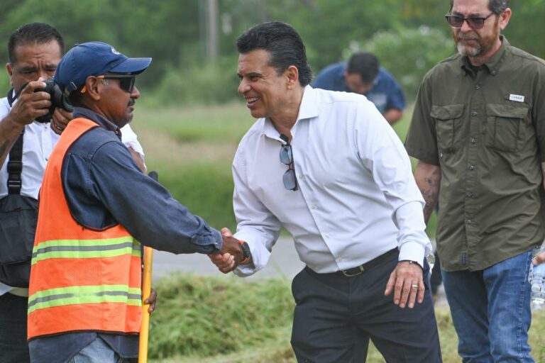 Supervisa alcalde trabajos de limpieza en vialidades