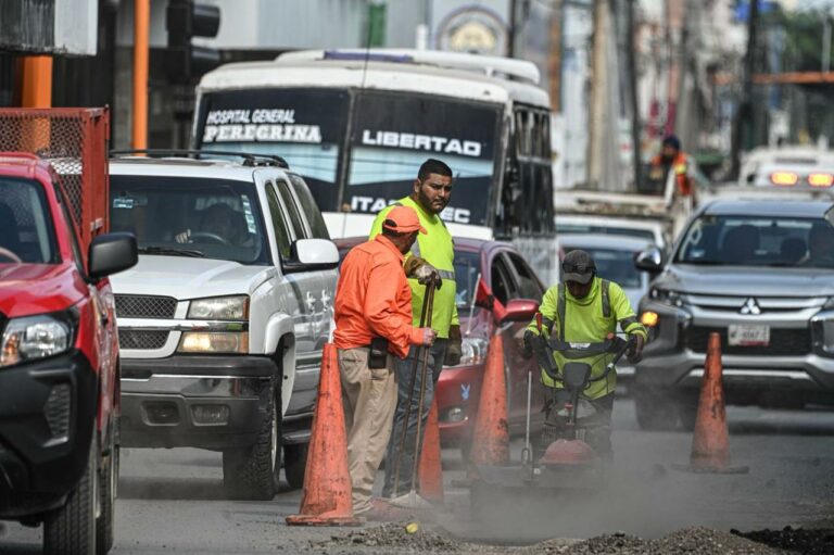 Intensifican bacheo en zona centro de Victoria